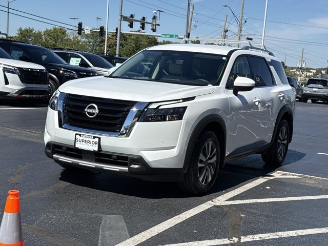 Certified 2025 Nissan Pathfinder SL w/ Cargo Package AWD/4WD image 15