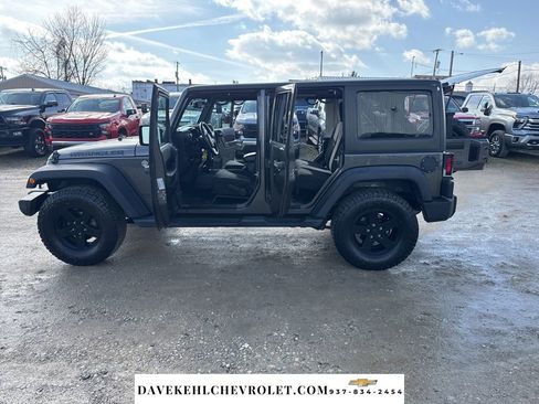 Used 2017 Jeep Wrangler Unlimited Sport image 28