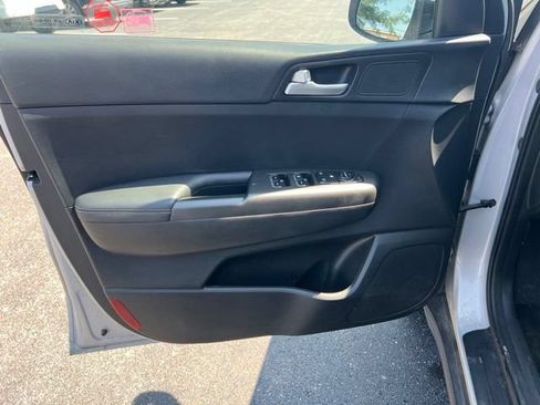 Used 2020 Kia Sportage LX FWD image 23