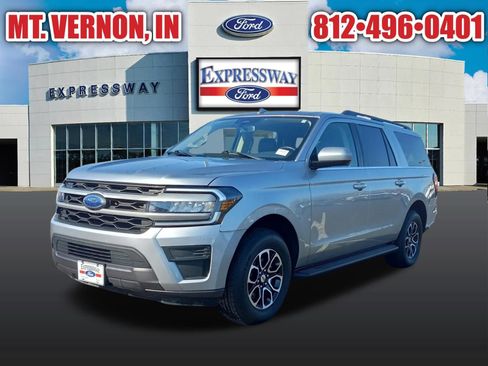 Used 2024 Ford Expedition Max XLT image 3