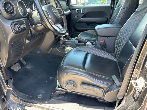 Used 2022 Jeep Gladiator Overland AWD/4WD image 12