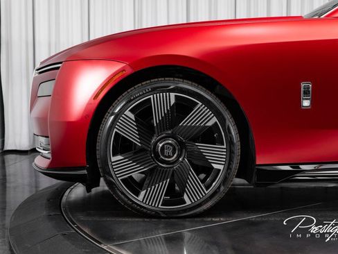 Used 2024 Rolls-Royce Spectre w/ Spectre Launch Package image 11