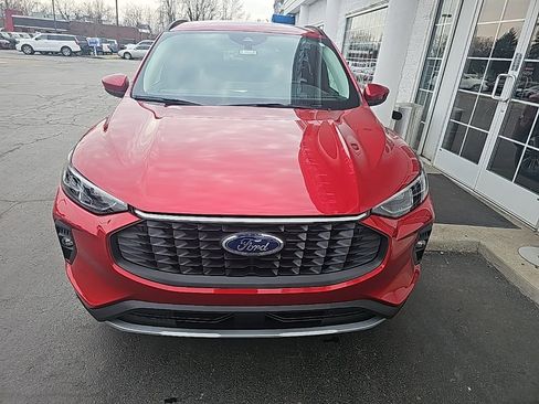 Used 2025 Ford Escape Platinum image 3