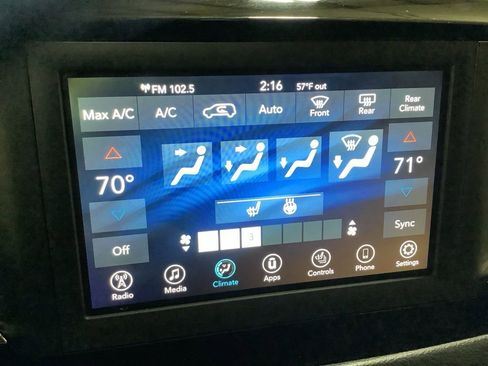 Used 2019 Chrysler Pacifica Touring-L image 35