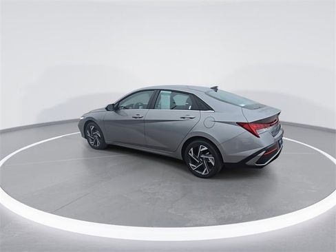 Certified 2025 Hyundai Elantra SEL image 6