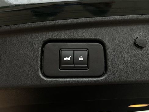 Used 2022 Nissan Pathfinder Platinum w/ Cargo Package FWD image 33