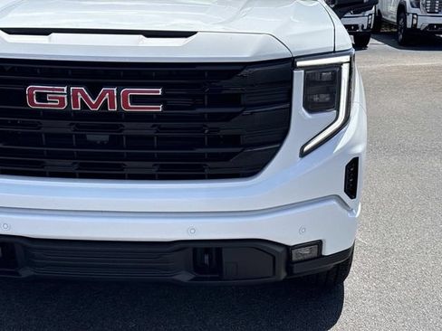 New 2026 GMC Sierra 1500 Elevation w/ Elevation Premium Package AWD/4WD image 9