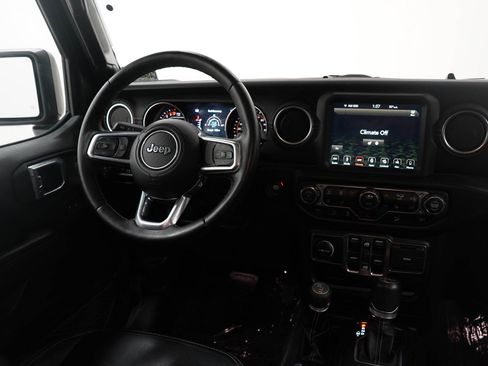 Used 2019 Jeep Wrangler Unlimited Sahara w/ Uconnect 4C Nav & Sound Group image 14