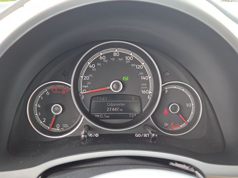 Used 2019 Volkswagen Beetle 2.0T SE FWD image 23