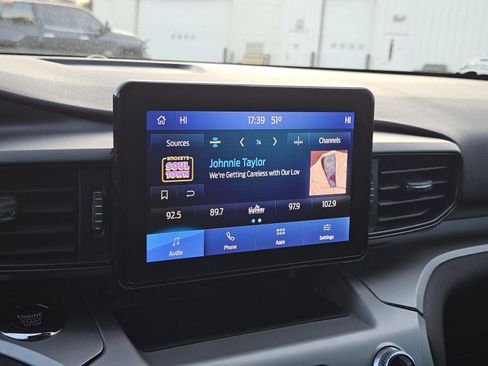 Used 2022 Ford Explorer XLT w/ Class IV Trailer Tow Package image 18