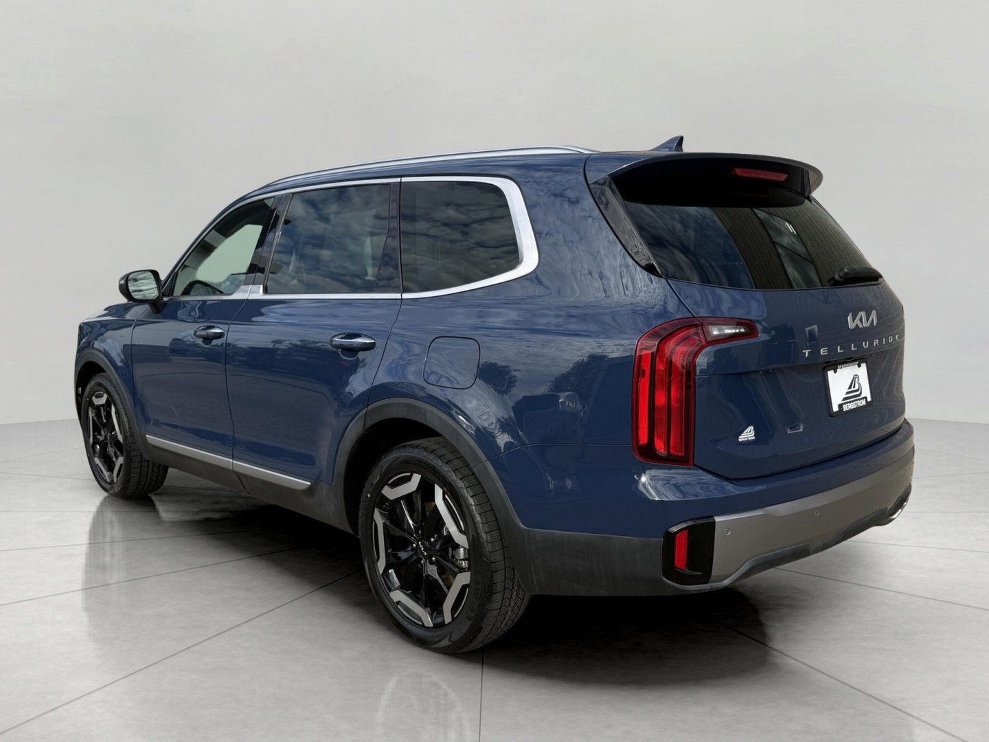 Used 2025 Kia Telluride S AWD/4WD image 10