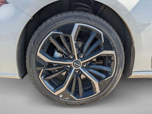 Used 2025 Nissan Altima 2.5 SR image 19