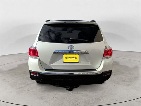 Used 2011 Toyota Highlander 2WD image 4