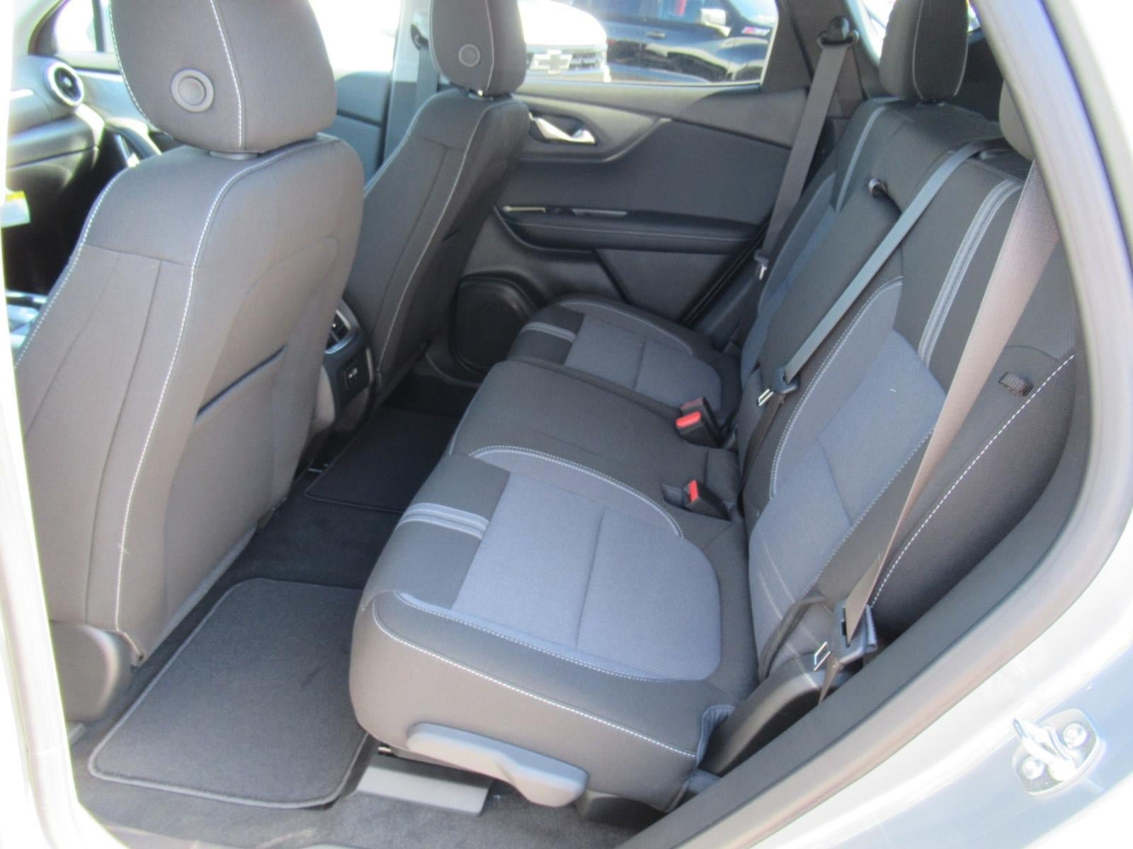 New 2026 Chevrolet Blazer LT w/ Convenience Package FWD image 30