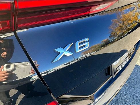 Used 2022 BMW X6 xDrive40i w/ M Sport Package image 8