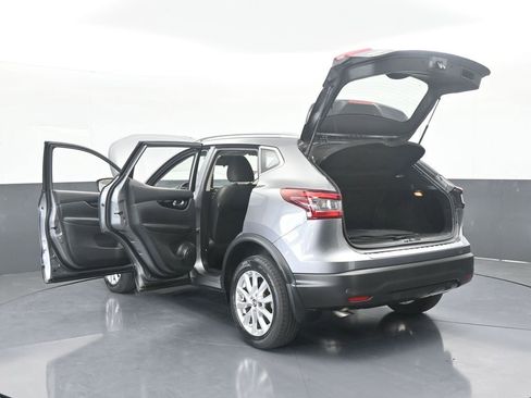 Used 2021 Nissan Rogue Sport SV image 78