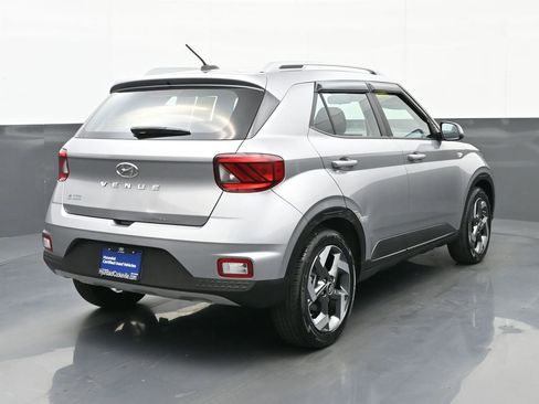 Certified 2023 Hyundai Venue SEL FWD image 4