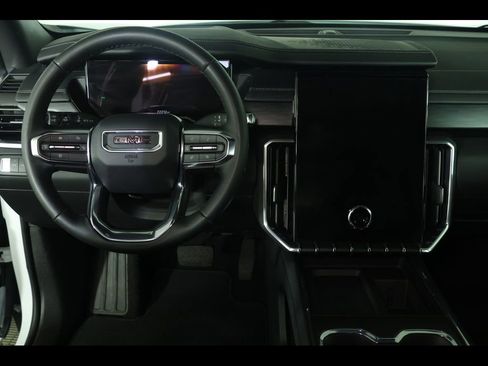 Used 2025 GMC Acadia Elevation image 15