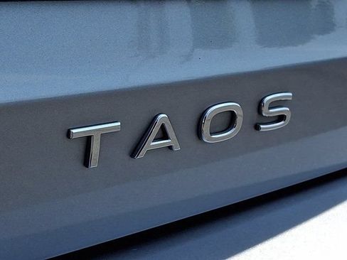 Used 2024 Volkswagen Taos SEL AWD/4WD image 37
