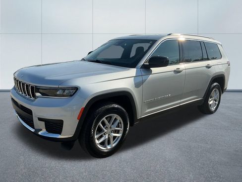 Certified 2025 Jeep Grand Cherokee L Laredo w/ Luxury Tech Group I AWD/4WD image 2