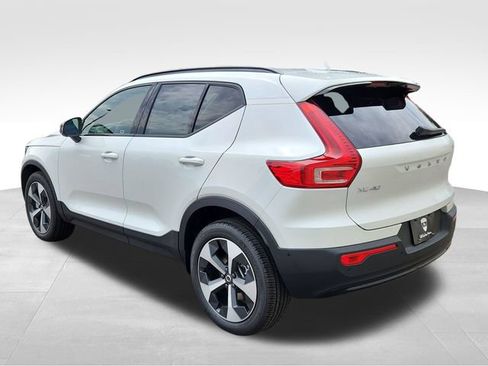 Used 2026 Volvo XC40 B5 Plus w/ Climate Package AWD/4WD image 5