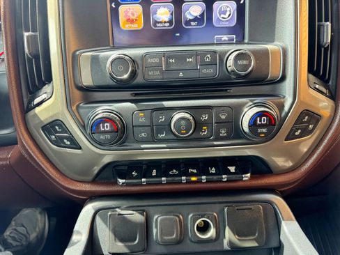 Used 2017 Chevrolet Silverado 2500 High Country w/ Duramax Plus Package AWD/4WD image 20