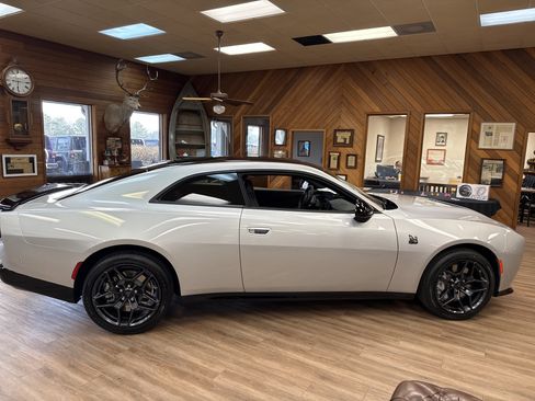 New 2026 Dodge Charger Daytona Scat Pack image 8