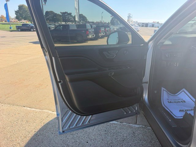 Used 2024 Lincoln Aviator Reserve w/ Jet Package AWD/4WD image 34