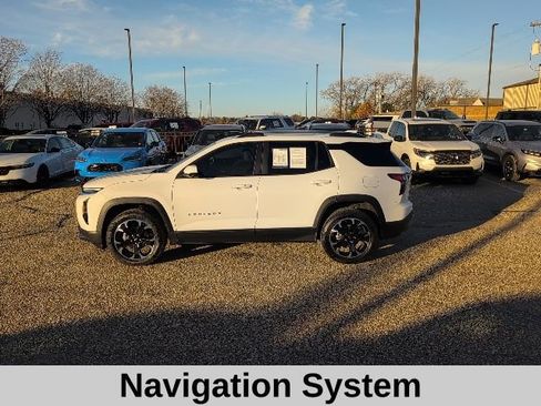 Used 2025 Chevrolet Equinox LT w/ Convenience Package II image 3