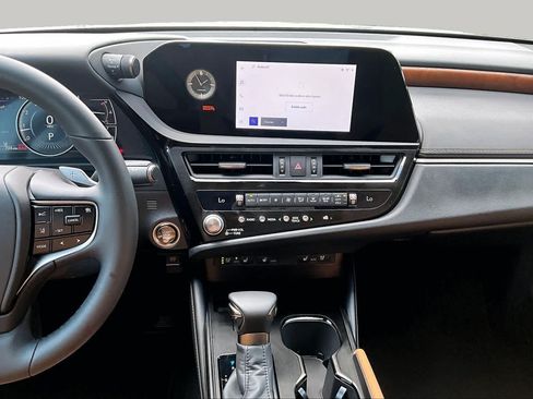 Used 2025 Lexus ES 350 w/ Premium Package FWD image 7