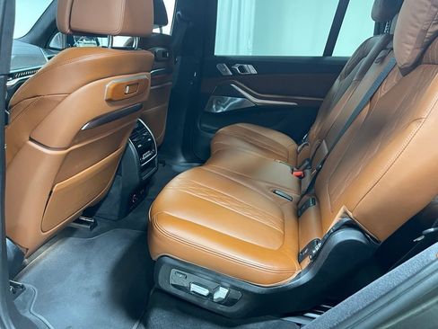 Used 2024 BMW X7 M60i w/ Climate Comfort Package AWD/4WD image 25