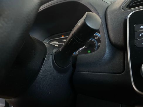 Used 2022 Nissan Leaf S image 24