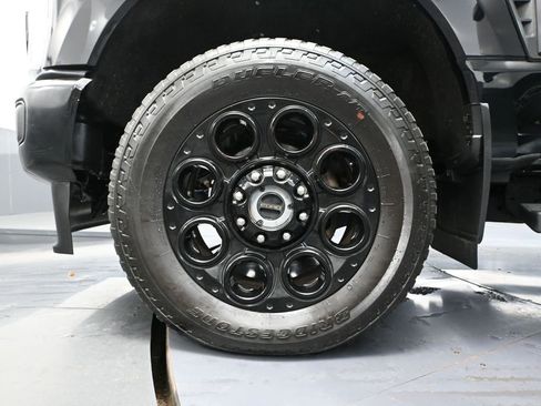 Used 2024 Ford F250 Lariat w/ Black Appearance Package image 17