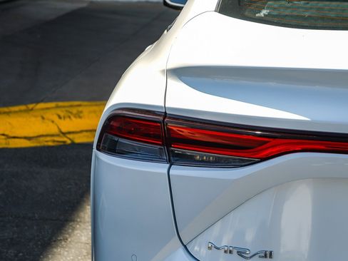 New 2026 Toyota Mirai RWD image 8