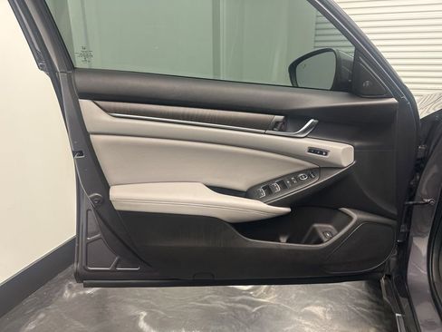 Used 2018 Honda Accord EX-L image 16