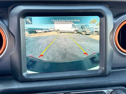 Used 2021 Jeep Gladiator Mojave image 15