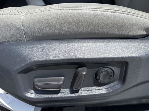 Used 2025 Toyota Tundra Limited image 33