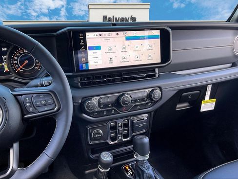 New 2025 Jeep Gladiator High Tide image 7