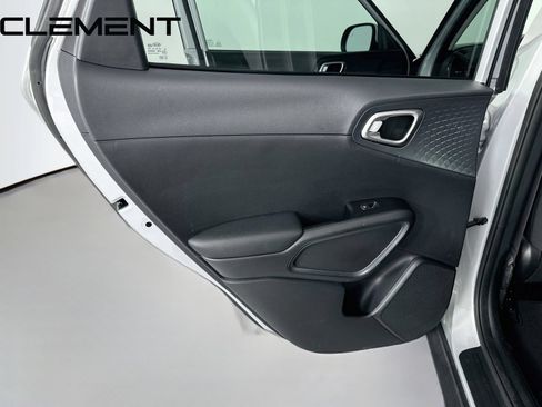 Used 2021 Kia Soul EX FWD image 32