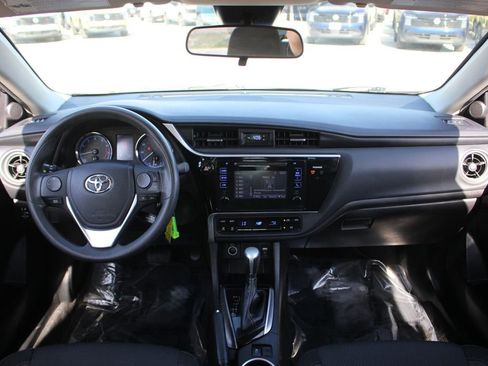 Used 2017 Toyota Corolla LE image 23