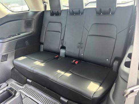 Certified 2024 Nissan Pathfinder SL w/ SL Premium Package image 30