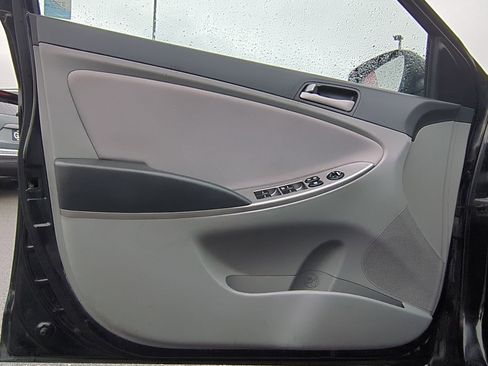 Used 2017 Hyundai Accent SE image 14