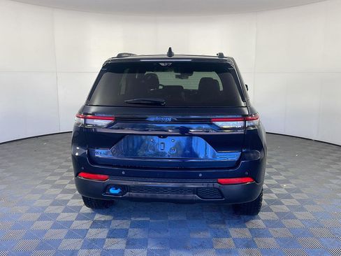 Used 2023 Jeep Grand Cherokee Trailhawk w/ Advanced Protech Group II AWD/4WD image 8