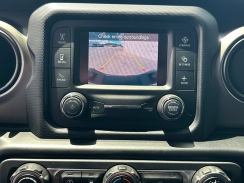 Used 2021 Jeep Gladiator Sport AWD/4WD image 30