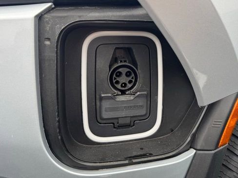 Used 2023 Rivian R1S Launch Edition AWD/4WD image 13
