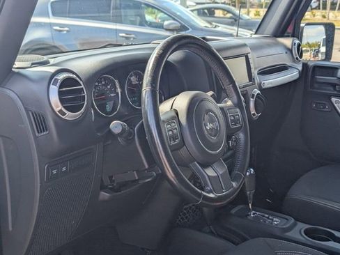 Used 2016 Jeep Wrangler Unlimited Rubicon w/ Connectivity Group image 7