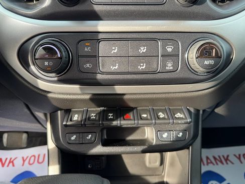 Used 2019 Chevrolet Colorado ZR2 w/ ZR2 Dusk Special Edition image 17