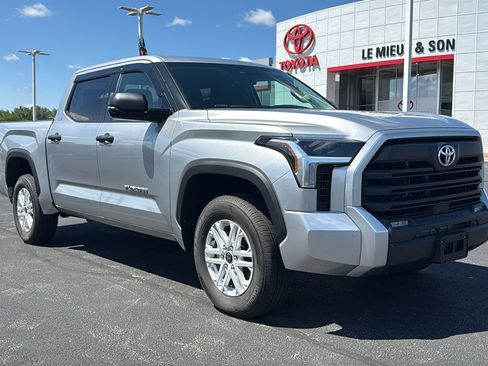 Used 2023 Toyota Tundra SR5 w/ SR5 Convenience Package AWD/4WD image 1