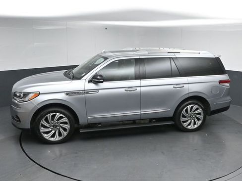 Certified 2023 Lincoln Navigator Reserve AWD/4WD image 50