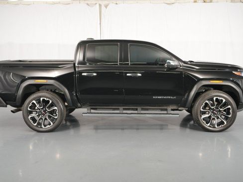 Used 2024 GMC Canyon Denali AWD/4WD image 9